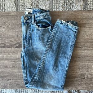 Abercrombie & Fitch High Rise Curve Love Mom Jean